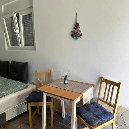 Cozy Near * Vir