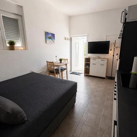 דירה Cozy Near ויר